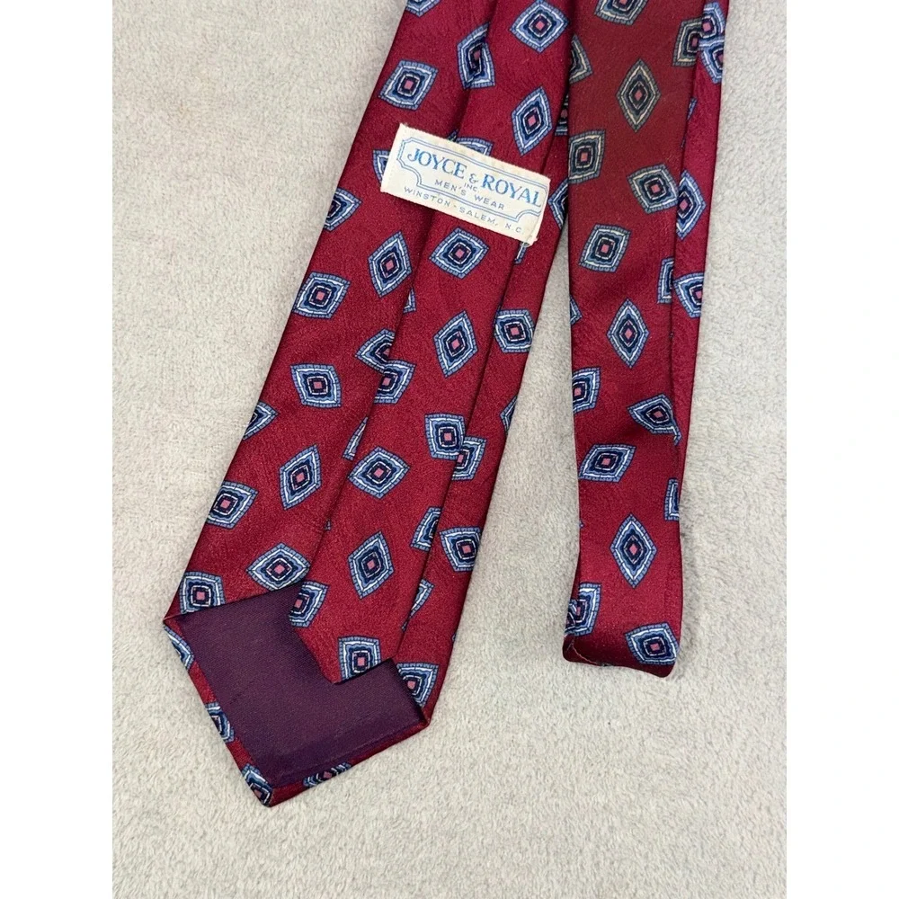 Joyce & Royal Mens Vintage Burgundy Geometric Diamond Medallion Tie Made in USA‎